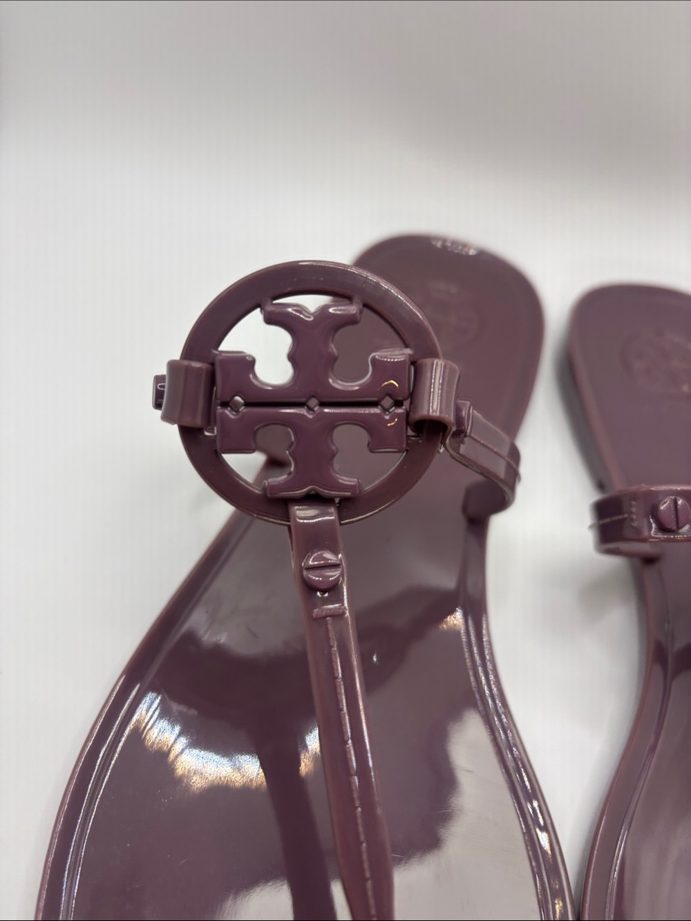 Tory Burch Jelly Thong Sandals in Plum - Picture 3 of 8